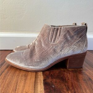 Madewell The Grayson Velvet Ankle Boots